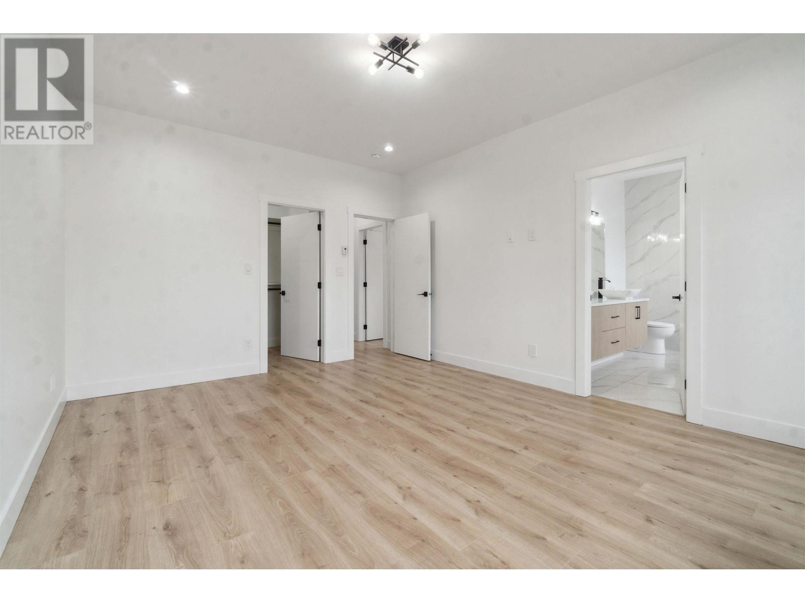 8155 12th Avenue, Burnaby, British Columbia  V3N 2L3 - Photo 33 - R2843896