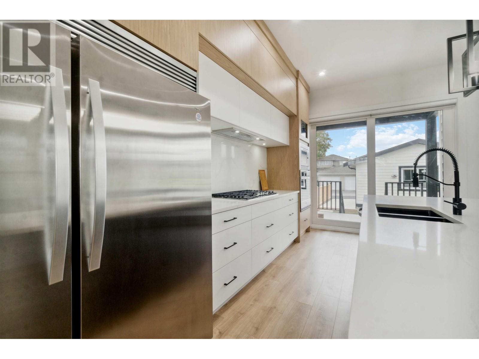 8155 12th Avenue, Burnaby, British Columbia  V3N 2L3 - Photo 12 - R2843896