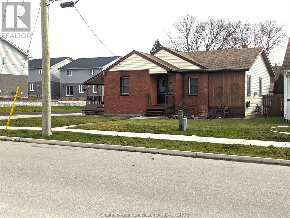 78 Kerr Avenue, Chatham, Ontario  N7M 1B9 - Photo 2 - 24000635