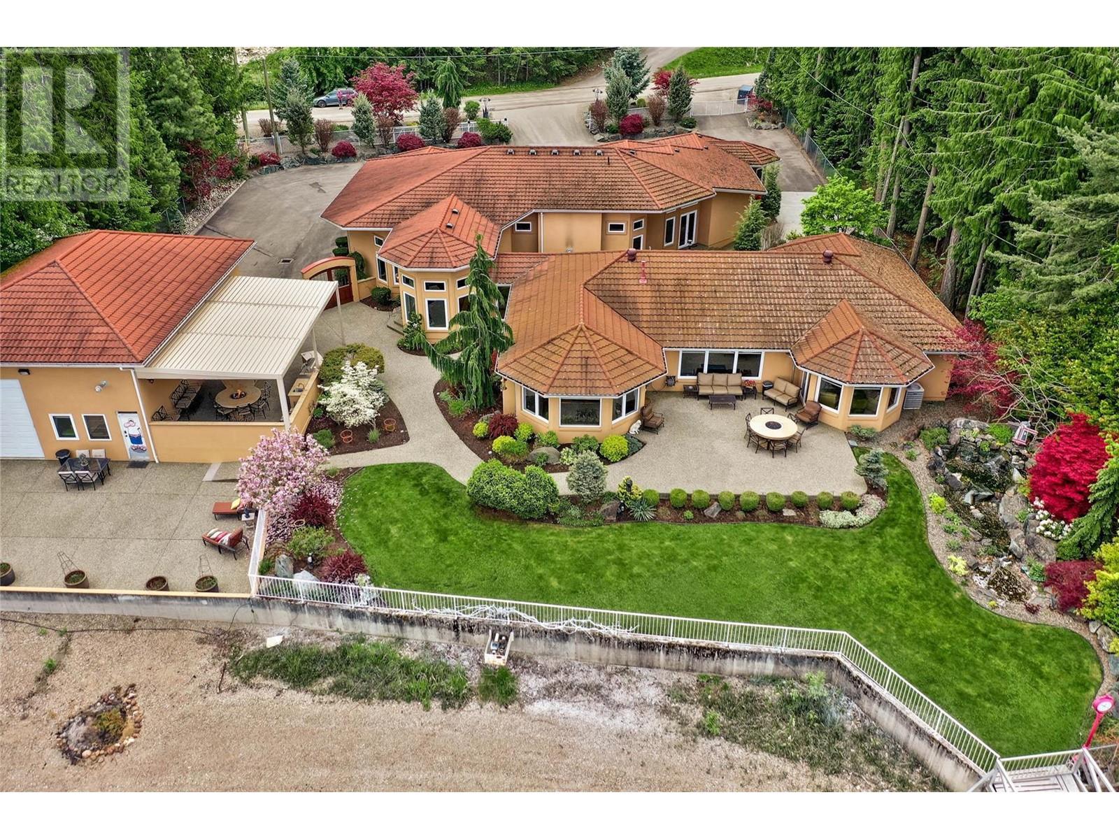 2471 Rocky Point Road, blind bay, British Columbia