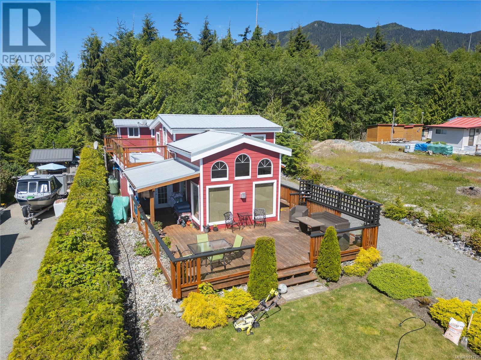 1045 Seventh Ave, Ucluelet, British Columbia  V0R 3A0 - Photo 4 - 951757