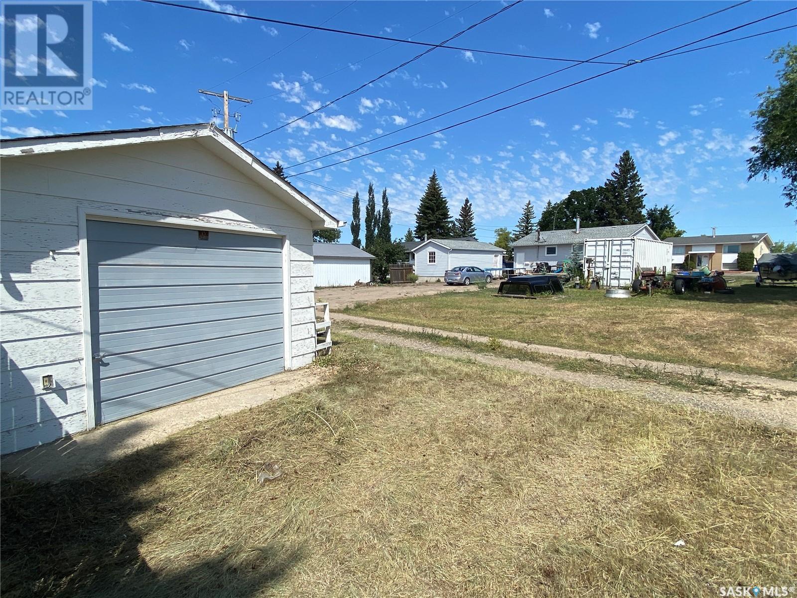 315 6th Avenue E, Biggar, Saskatchewan  S0K 0M0 - Photo 29 - SK939045