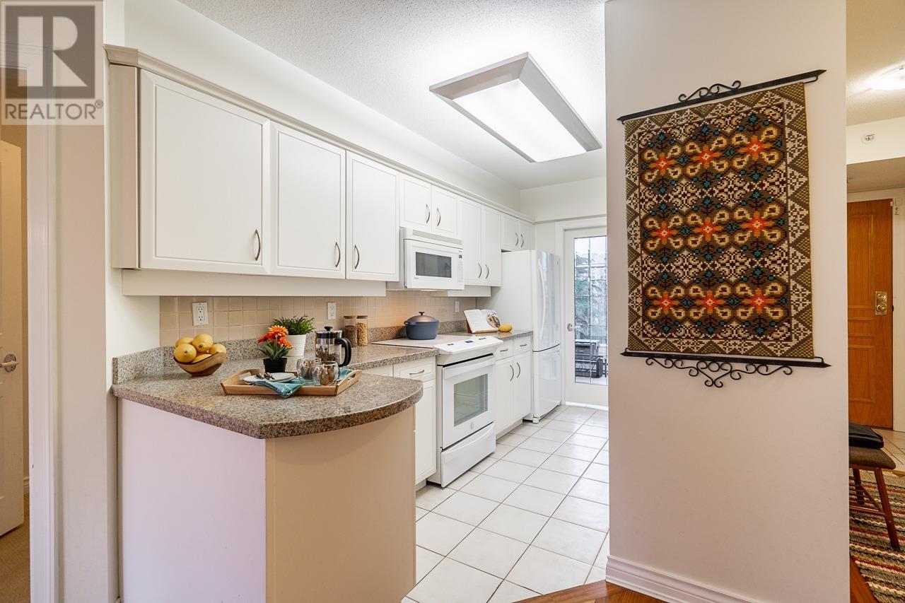 503 588 16th Street, West Vancouver, British Columbia  V7V 3R7 - Photo 13 - R2843974