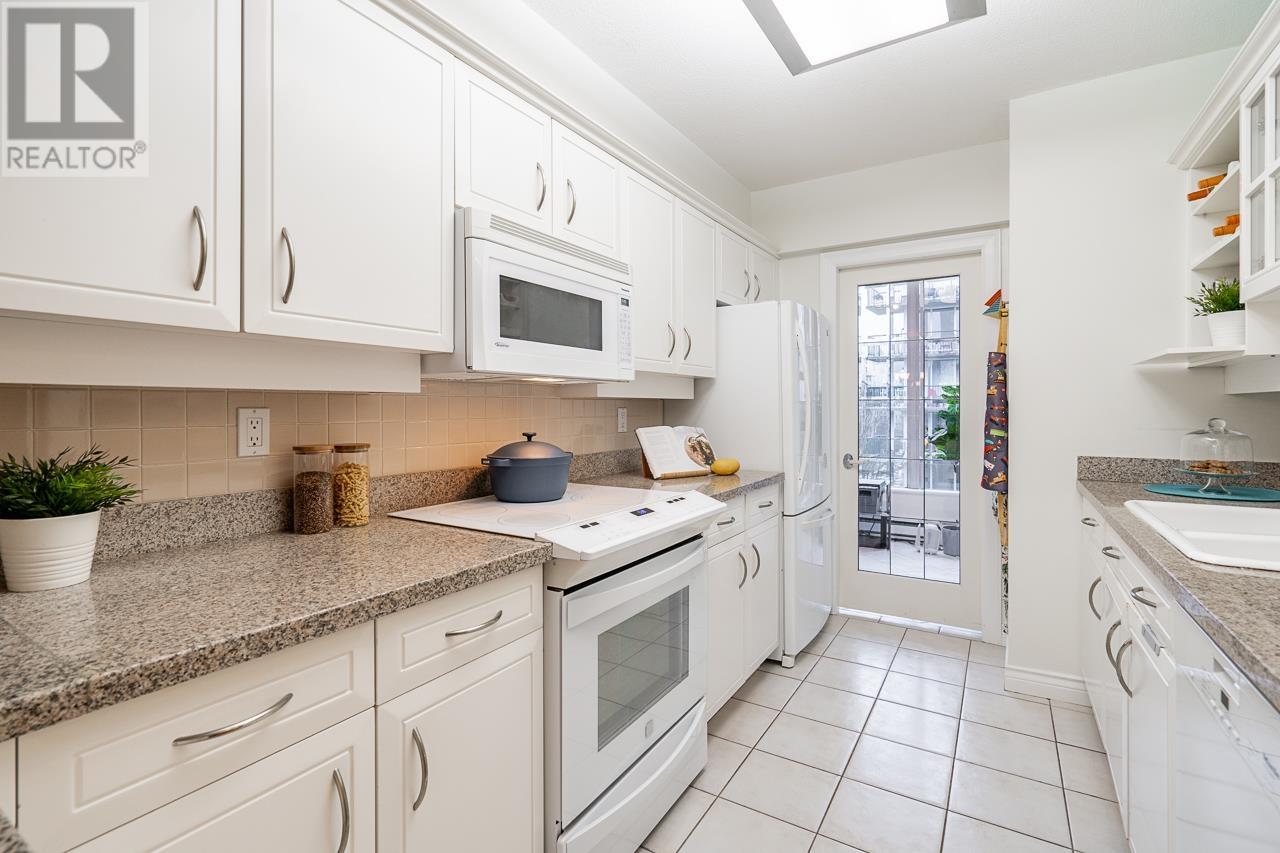 503 588 16th Street, West Vancouver, British Columbia  V7V 3R7 - Photo 14 - R2843974