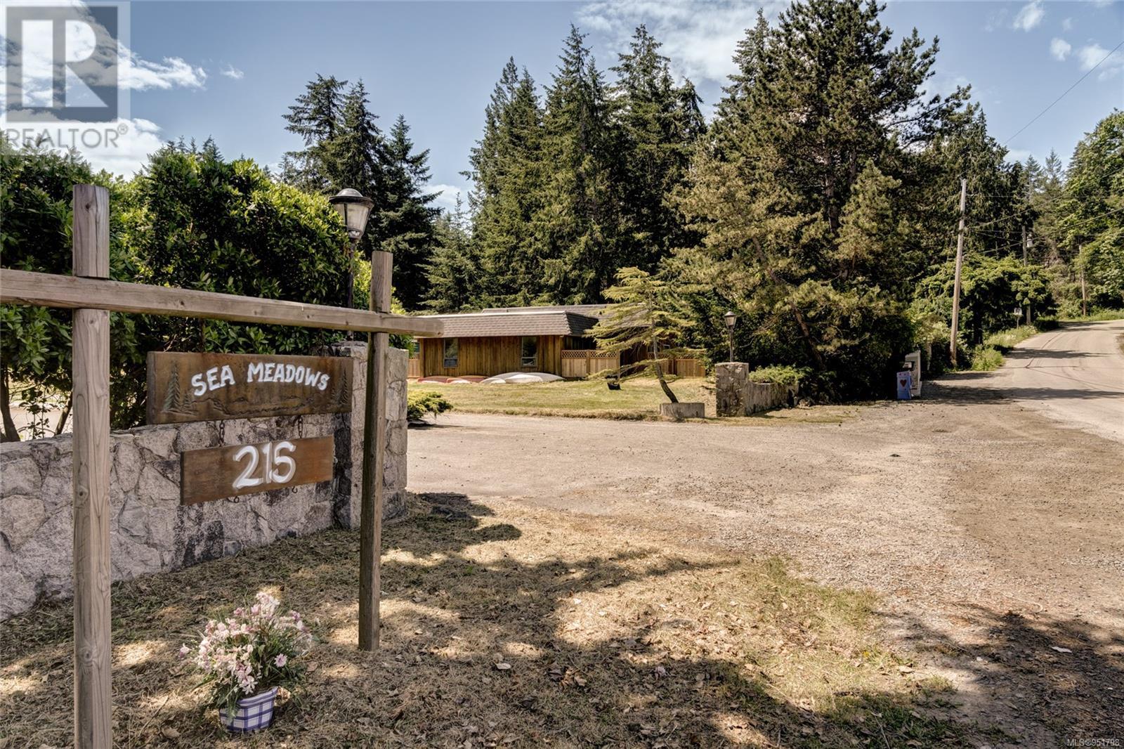 215 Easthom Rd, Gabriola Island, British Columbia  V0R 1X2 - Photo 45 - 951798