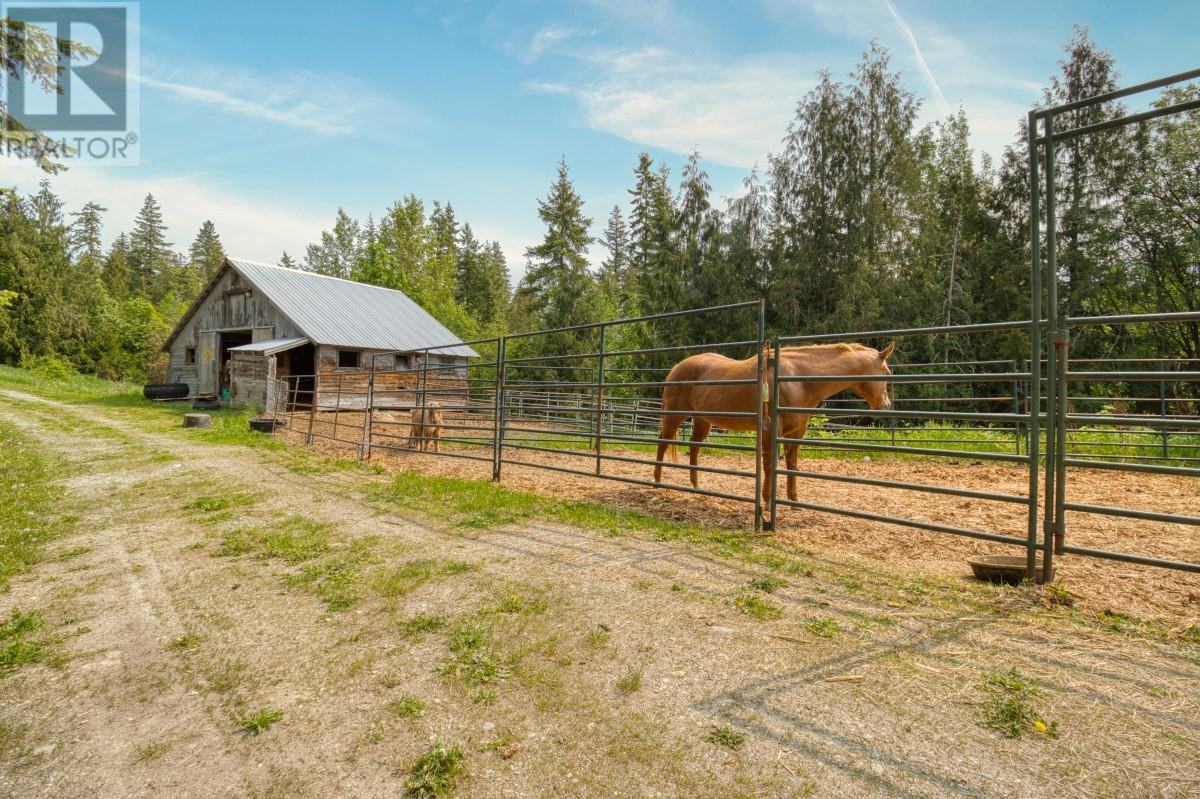 2495 Samuelson Road Sicamous