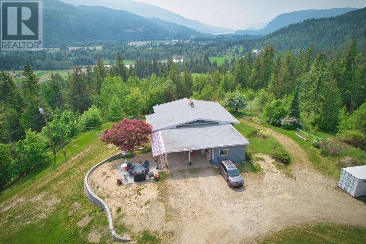 2495 Samuelson Road Sicamous