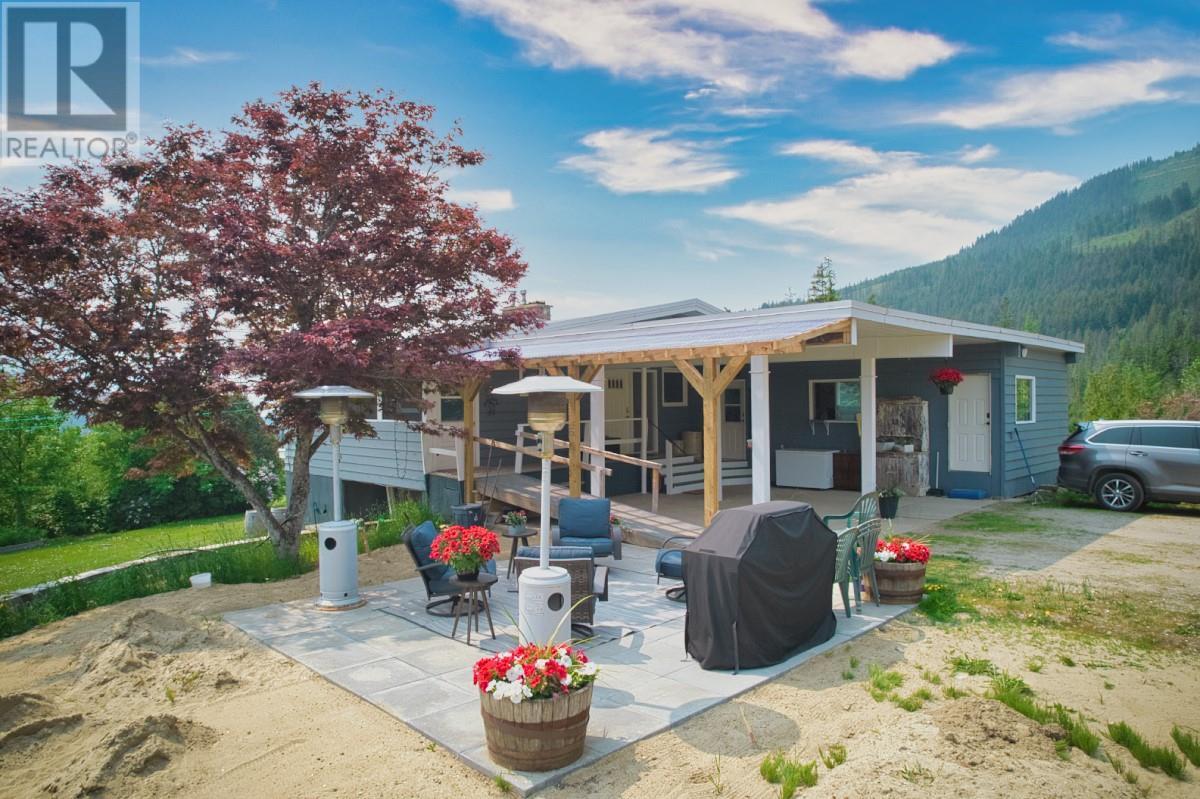 2495 Samuelson Road Sicamous