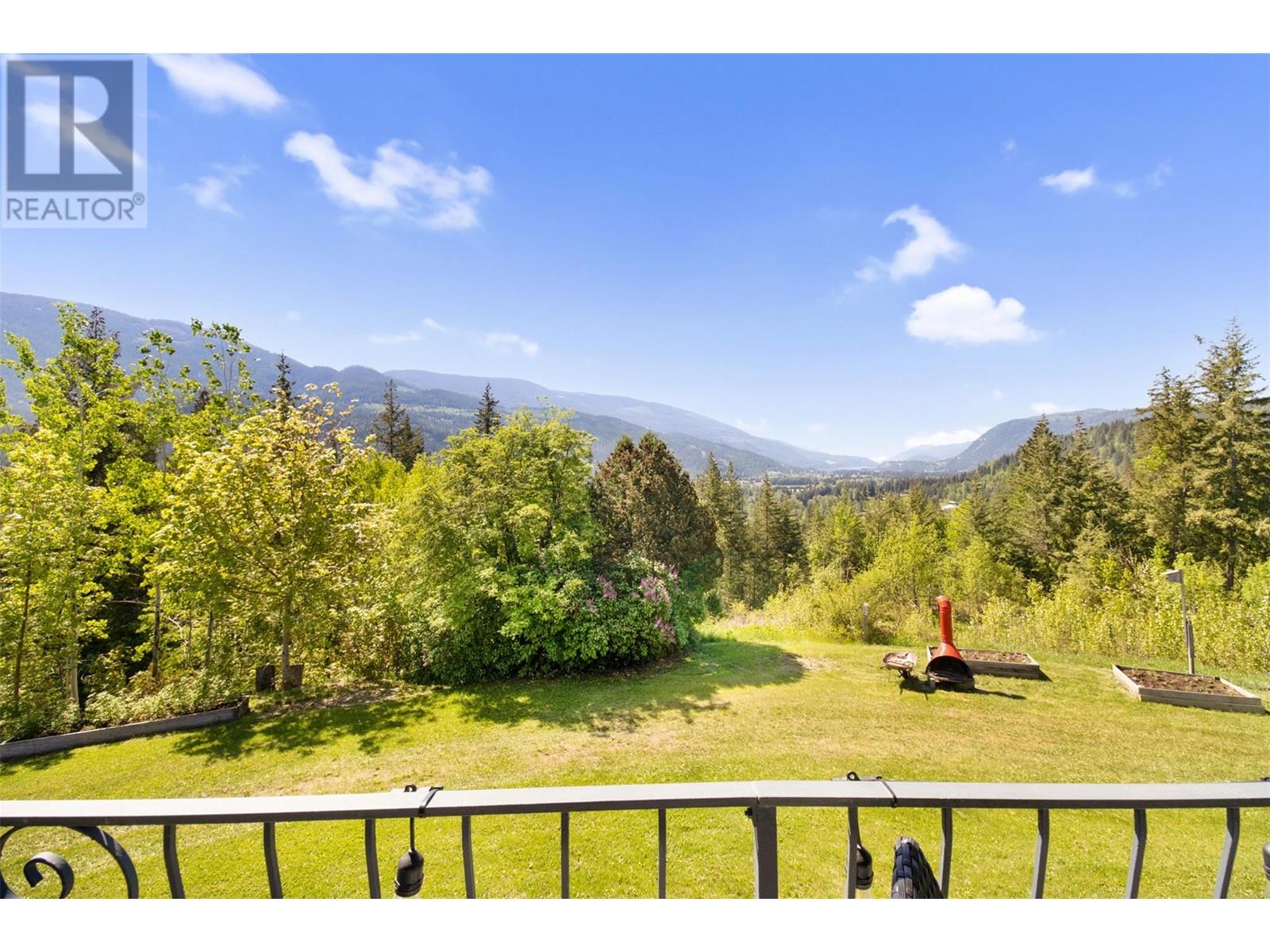 2495 Samuelson Road Sicamous