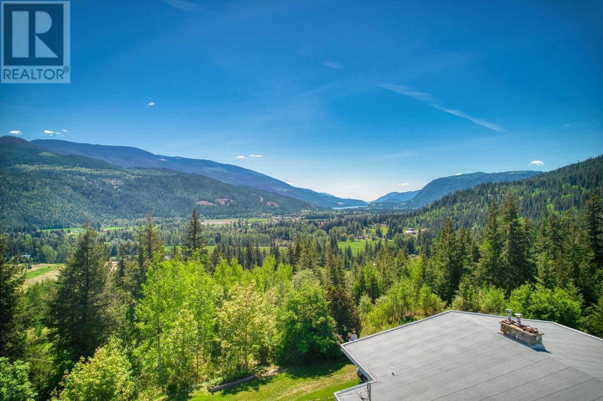 2495 Samuelson Road Sicamous