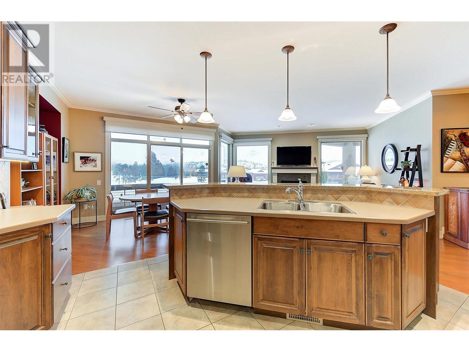 2282 Pine Vista Place West Kelowna