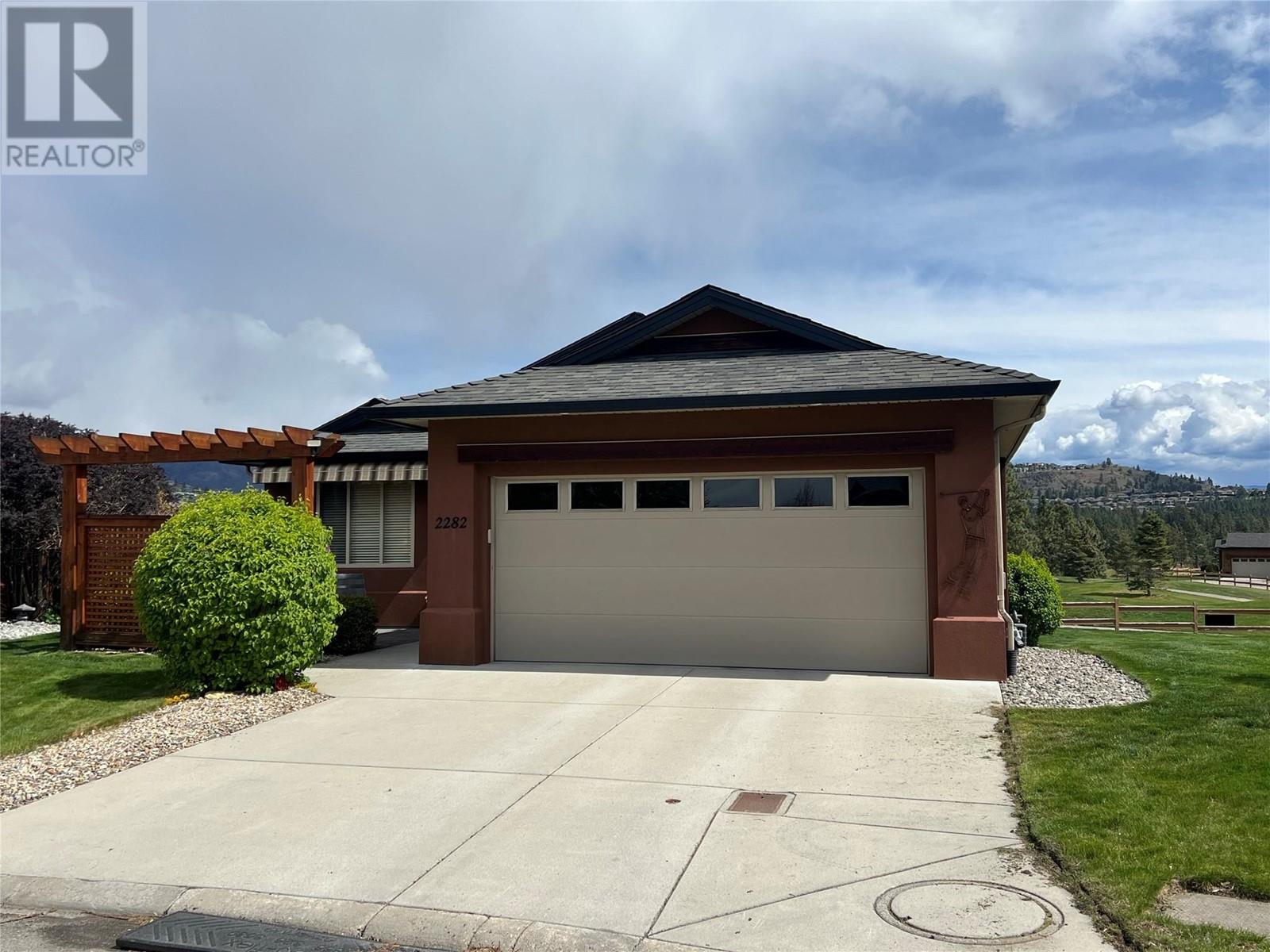 2282 Pine Vista Place West Kelowna