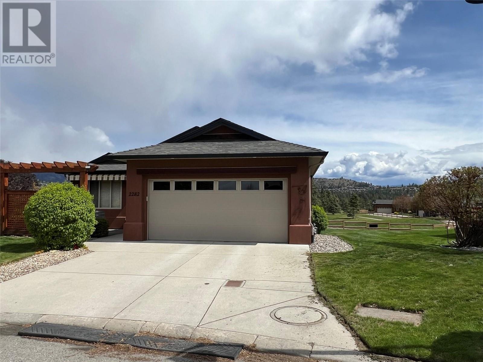 2282 Pine Vista Place West Kelowna