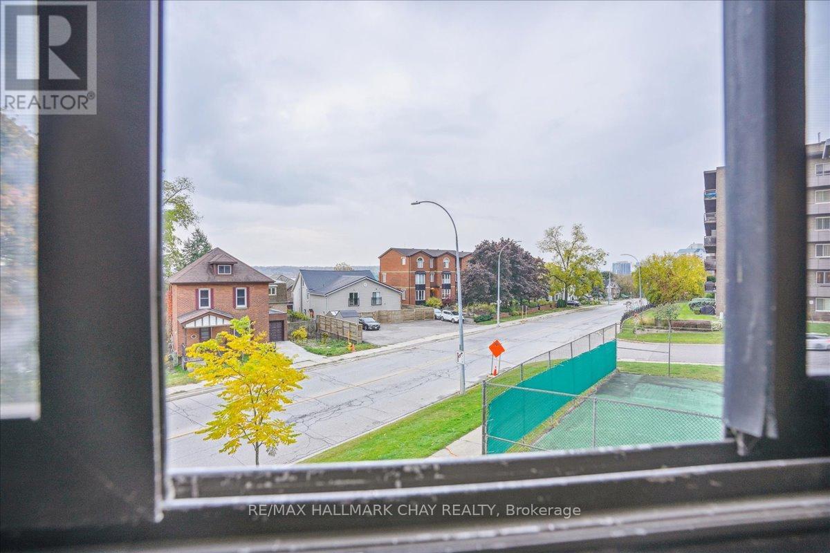 #106 -181 Collier St, Barrie, Ontario  L4M 5L6 - Photo 28 - S8023768