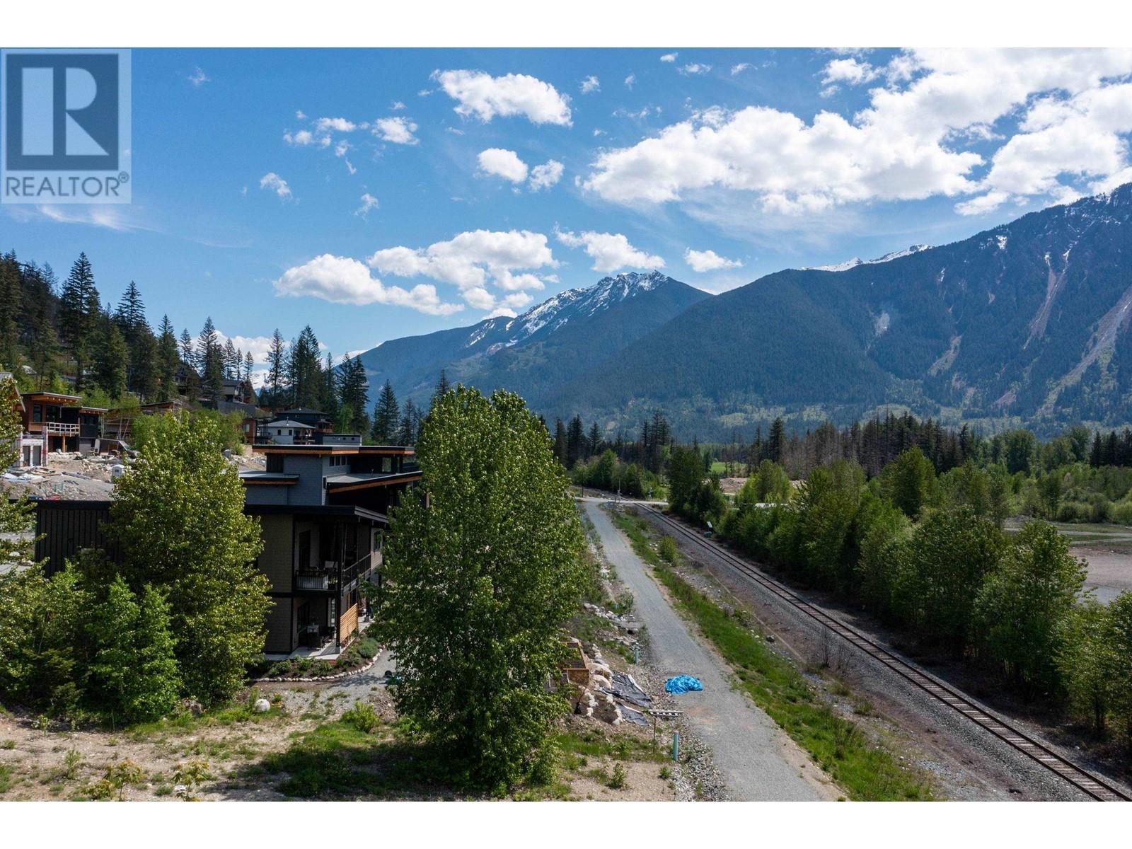 7653 Seven O'clock Drive, Pemberton, British Columbia  V0N 2L3 - Photo 10 - R2844434