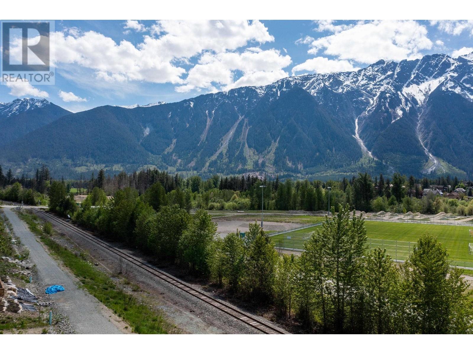 7653 Seven O'clock Drive, Pemberton, British Columbia  V0N 2L3 - Photo 11 - R2844434