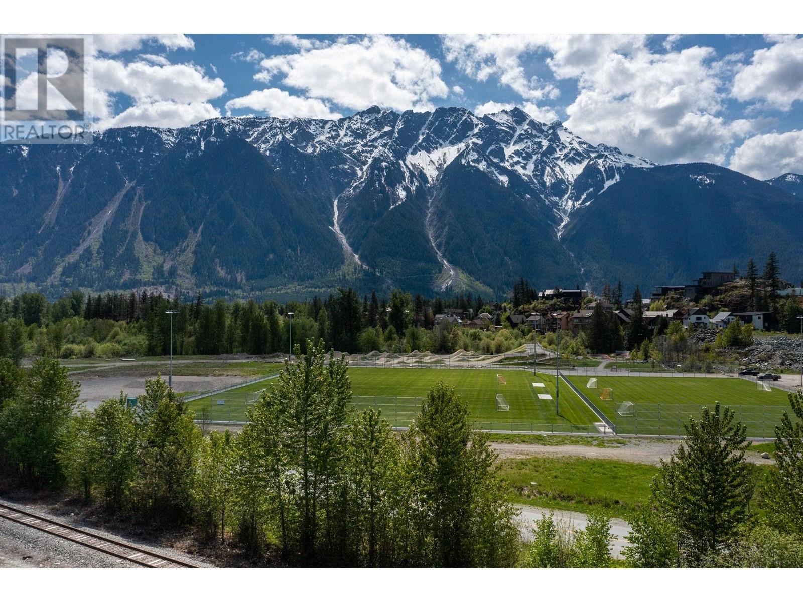 7653 Seven O'clock Drive, Pemberton, British Columbia  V0N 2L3 - Photo 12 - R2844434