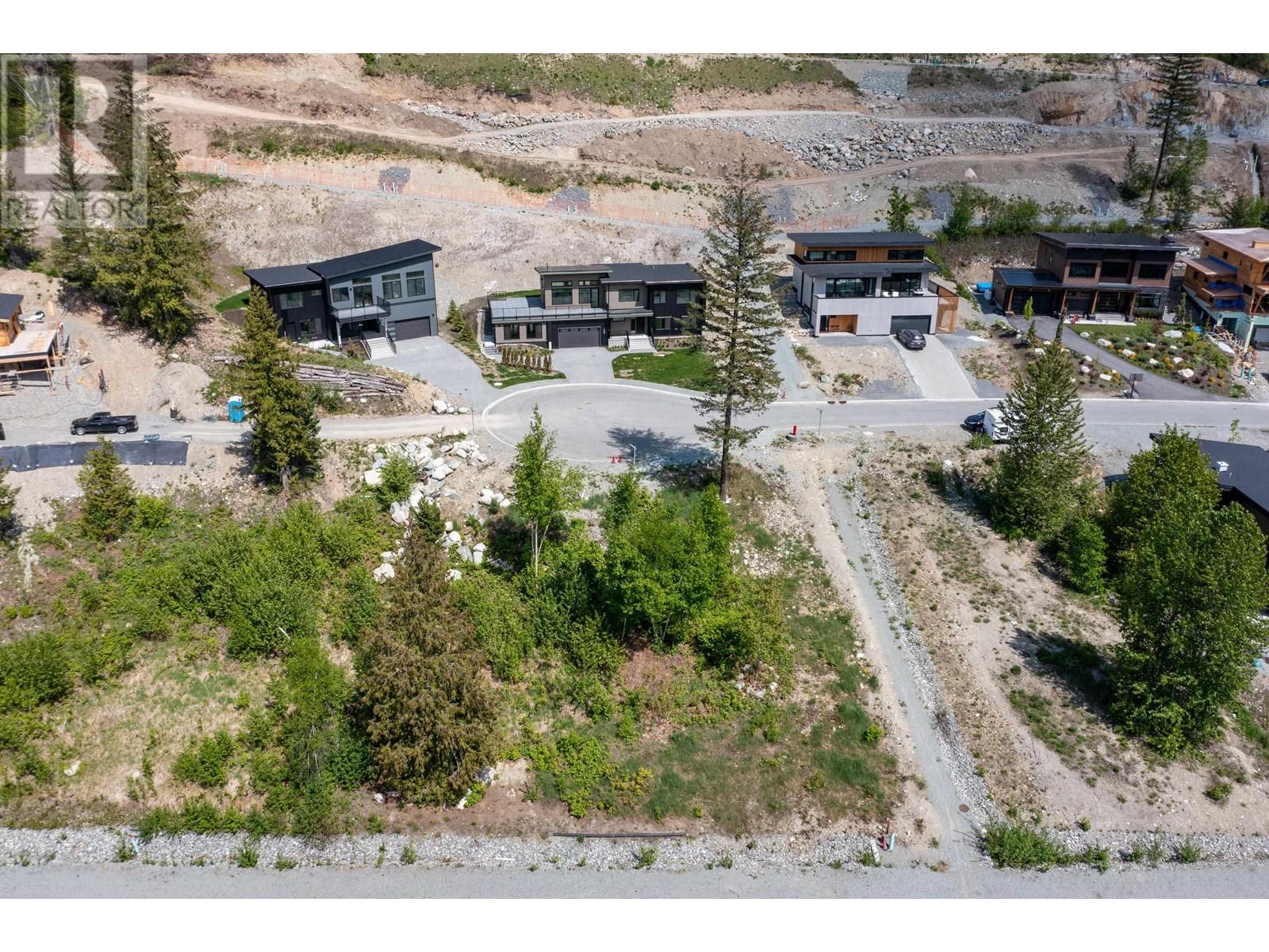 7653 Seven O'clock Drive, Pemberton, British Columbia  V0N 2L3 - Photo 2 - R2844434
