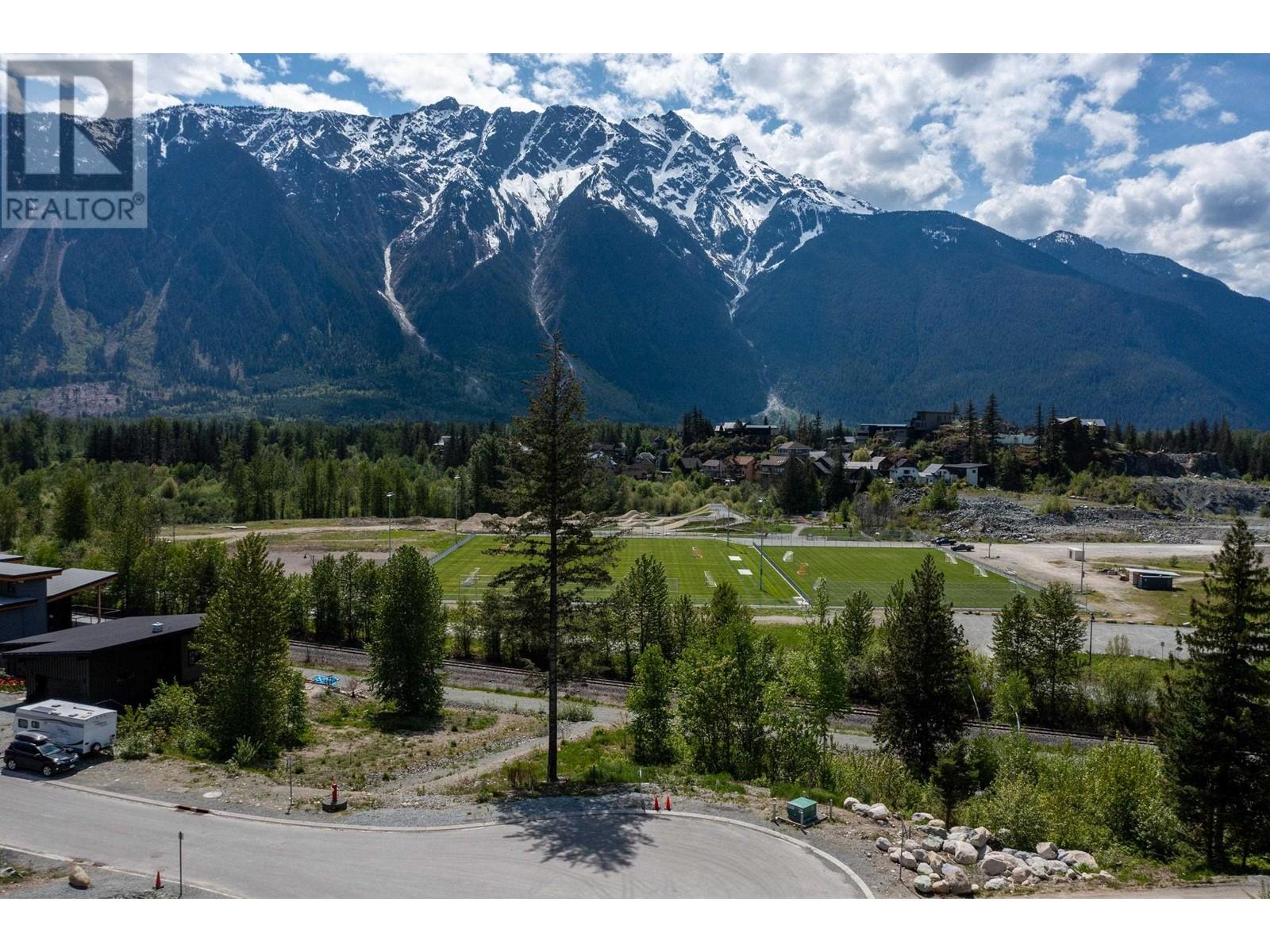 7653 Seven O'clock Drive, Pemberton, British Columbia  V0N 2L3 - Photo 9 - R2844434