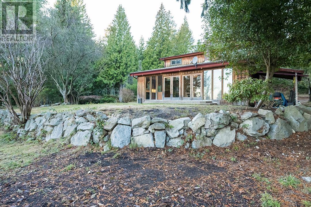 1030 GILMOUR ROAD, gibsons, British Columbia