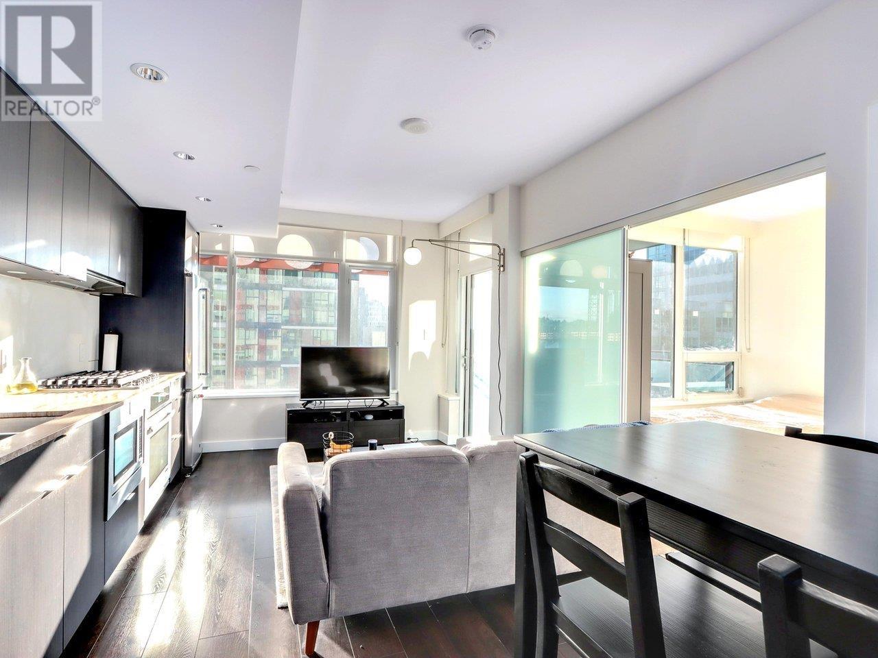 Listing Picture 5 of 24 : 607 161 E 1ST AVENUE, Vancouver / 溫哥華 - 魯藝地產 Yvonne Lu Group - MLS Medallion Club Member