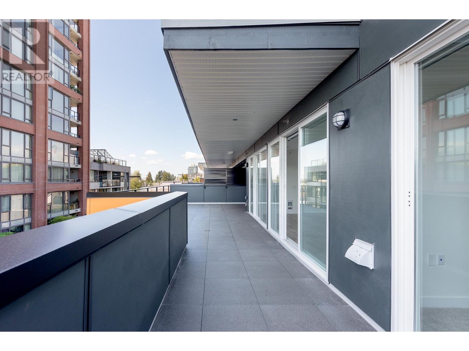404 2688 Duke Street, Vancouver, British Columbia  V5R 4S9 - Photo 10 - R2845010