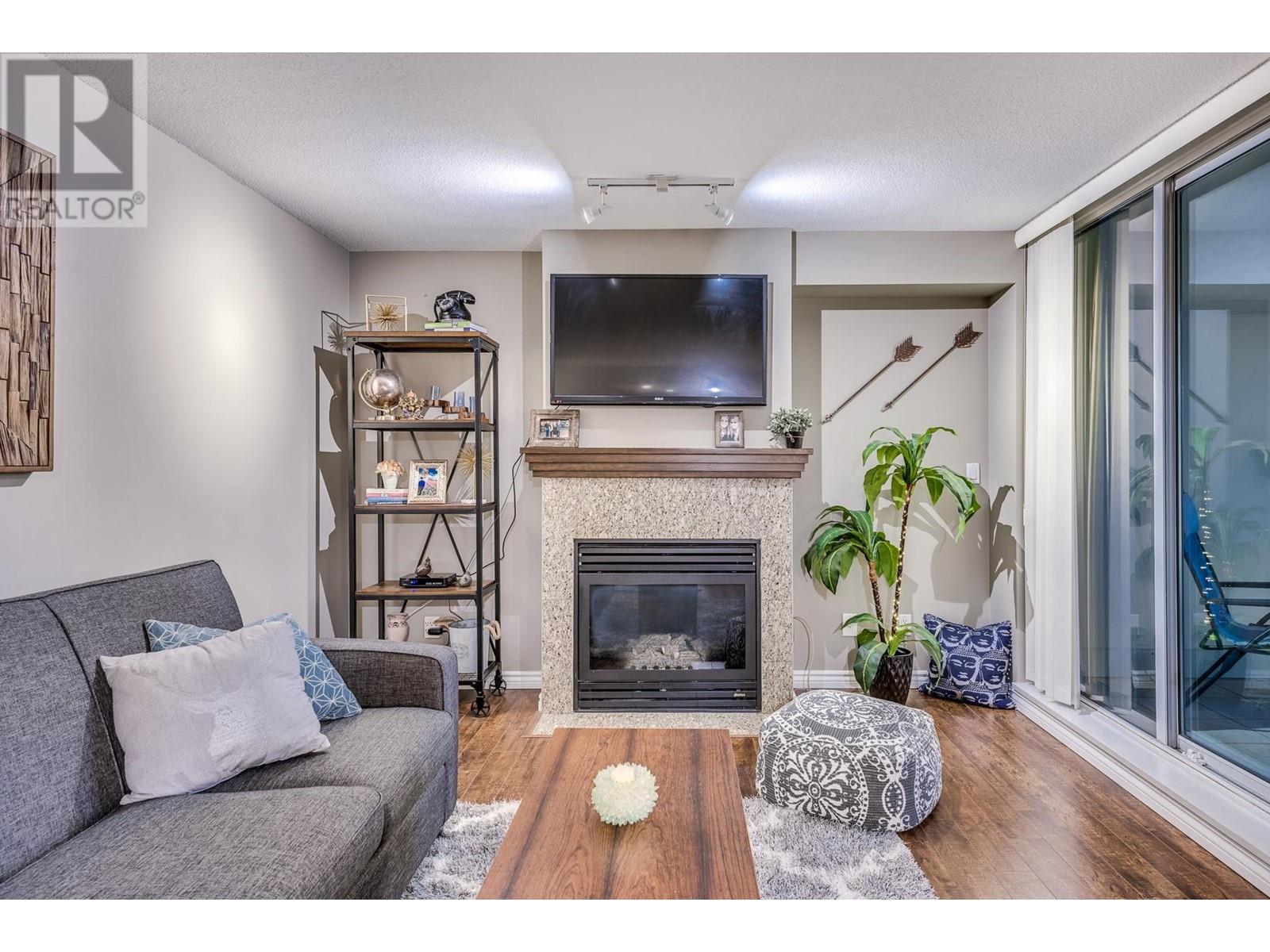 304 120 Milross Avenue, Vancouver, British Columbia  V6A 4K7 - Photo 2 - R2845026
