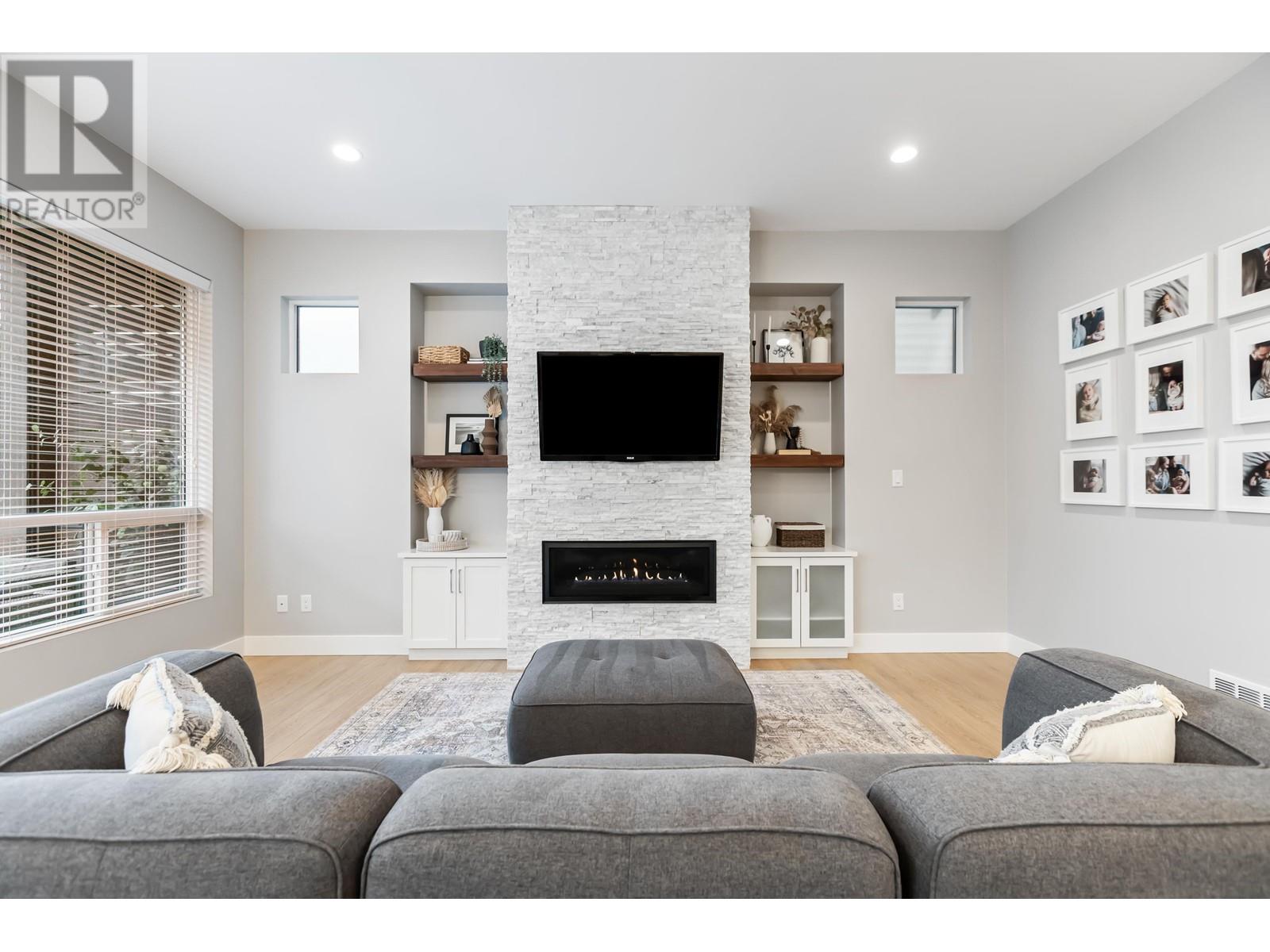 23015 136 Avenue, Maple Ridge, British Columbia  V4R 0G4 - Photo 5 - R2845081