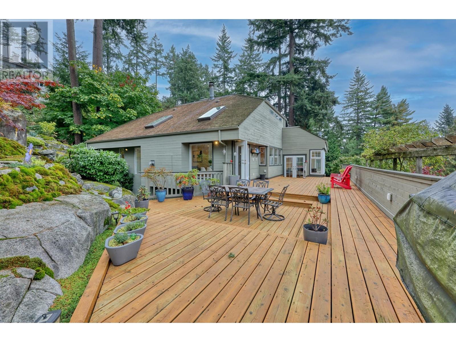 4635 Caulfeild Drive, West Vancouver, British Columbia  V7W 1E9 - Photo 1 - R2845092