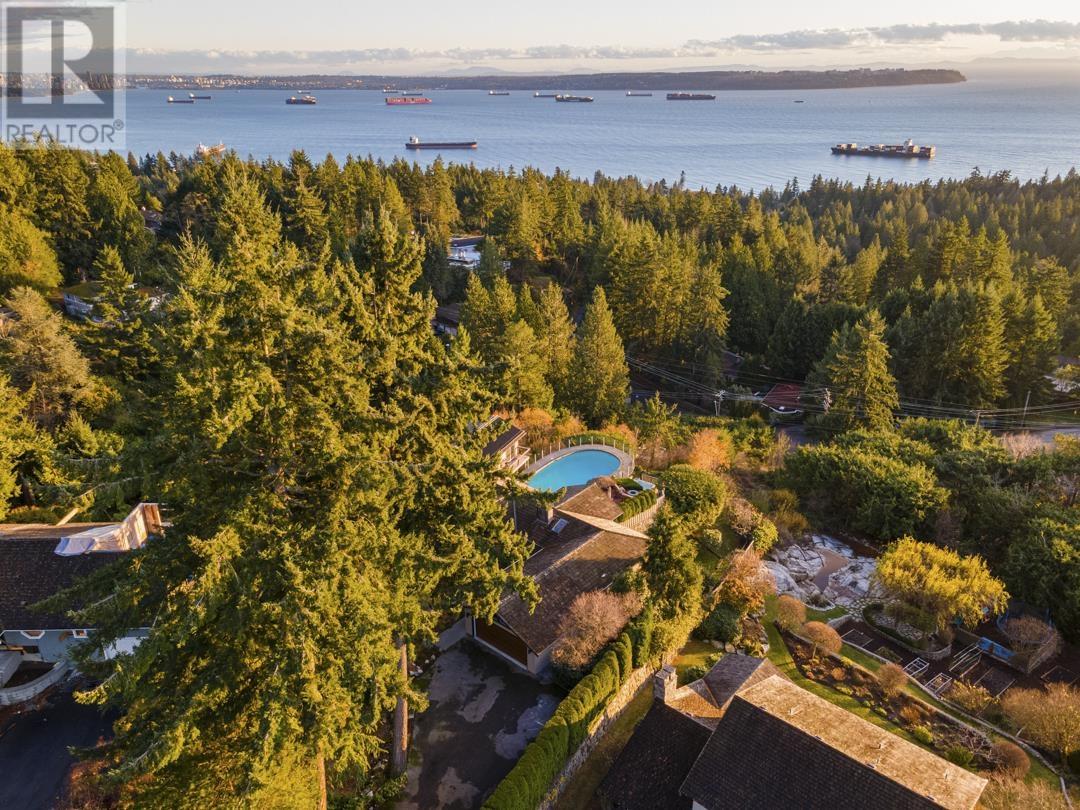 4570 Woodgreen Court, West Vancouver, British Columbia  V7S 2V7 - Photo 35 - R2844698