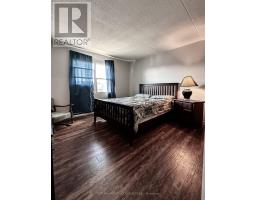 #222 -580 MARY ST