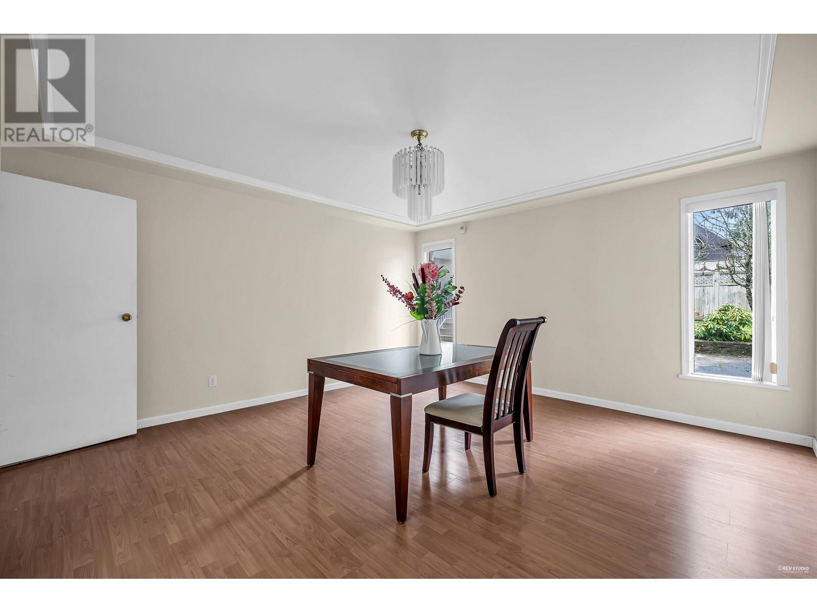 Listing Picture 11 of 32 : 1945 W 44TH AVENUE, Vancouver / 溫哥華 - 魯藝地產 Yvonne Lu Group - MLS Medallion Club Member