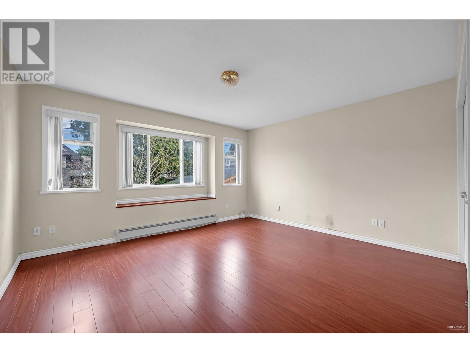 Listing Picture 21 of 32 : 1945 W 44TH AVENUE, Vancouver / 溫哥華 - 魯藝地產 Yvonne Lu Group - MLS Medallion Club Member