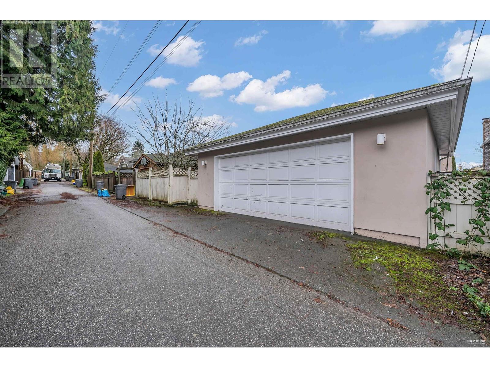 Listing Picture 32 of 32 : 1945 W 44TH AVENUE, Vancouver / 溫哥華 - 魯藝地產 Yvonne Lu Group - MLS Medallion Club Member