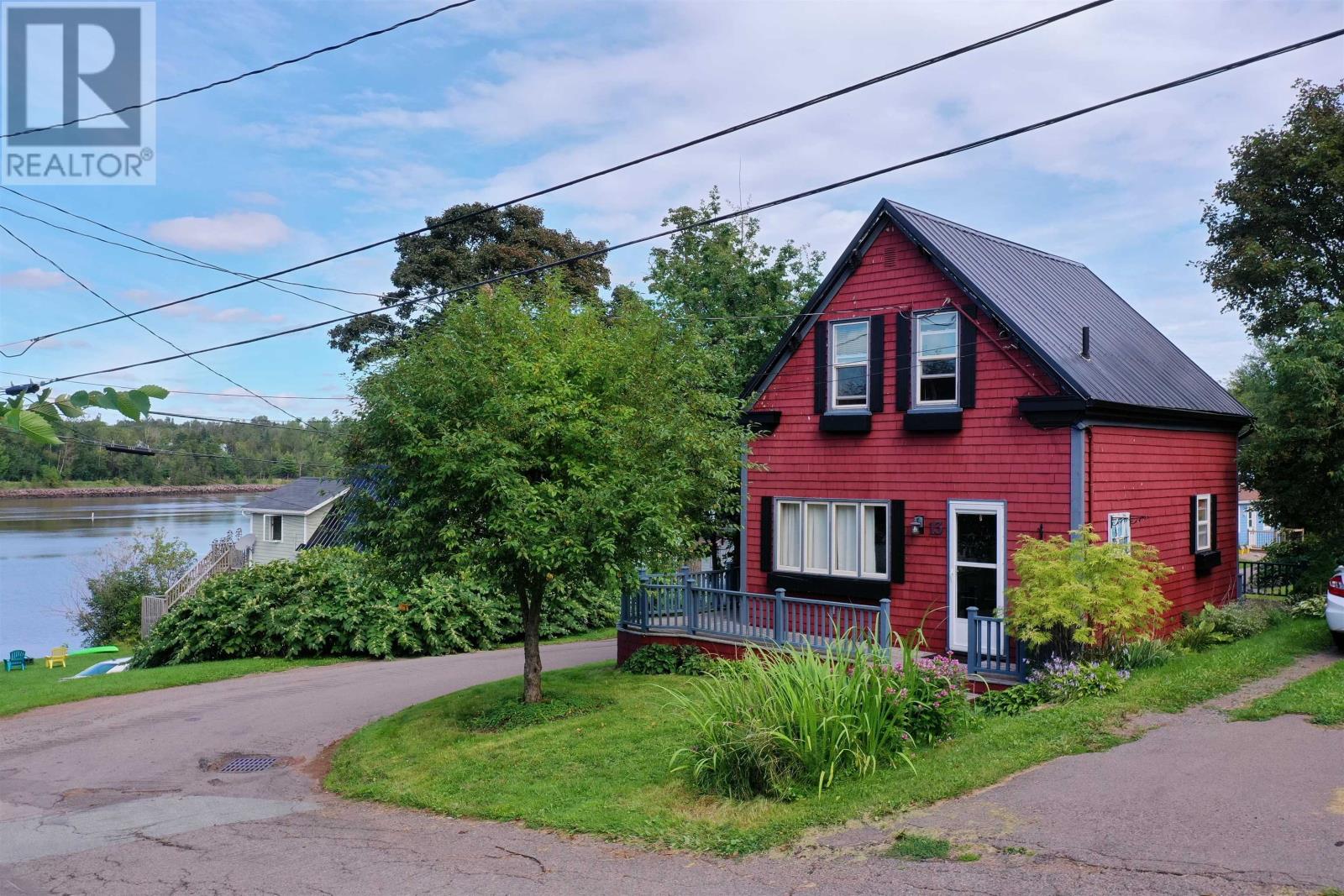 13 Locust Street, Montague, Prince Edward Island  C0A 1R0 - Photo 1 - 202319702