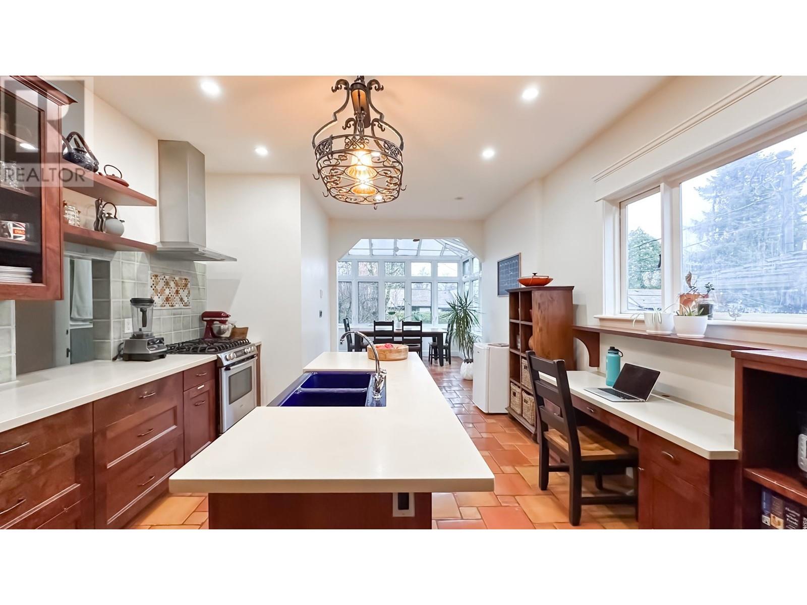 481 W 17 Avenue, Vancouver, British Columbia  V5Y 2A1 - Photo 1 - R2845194