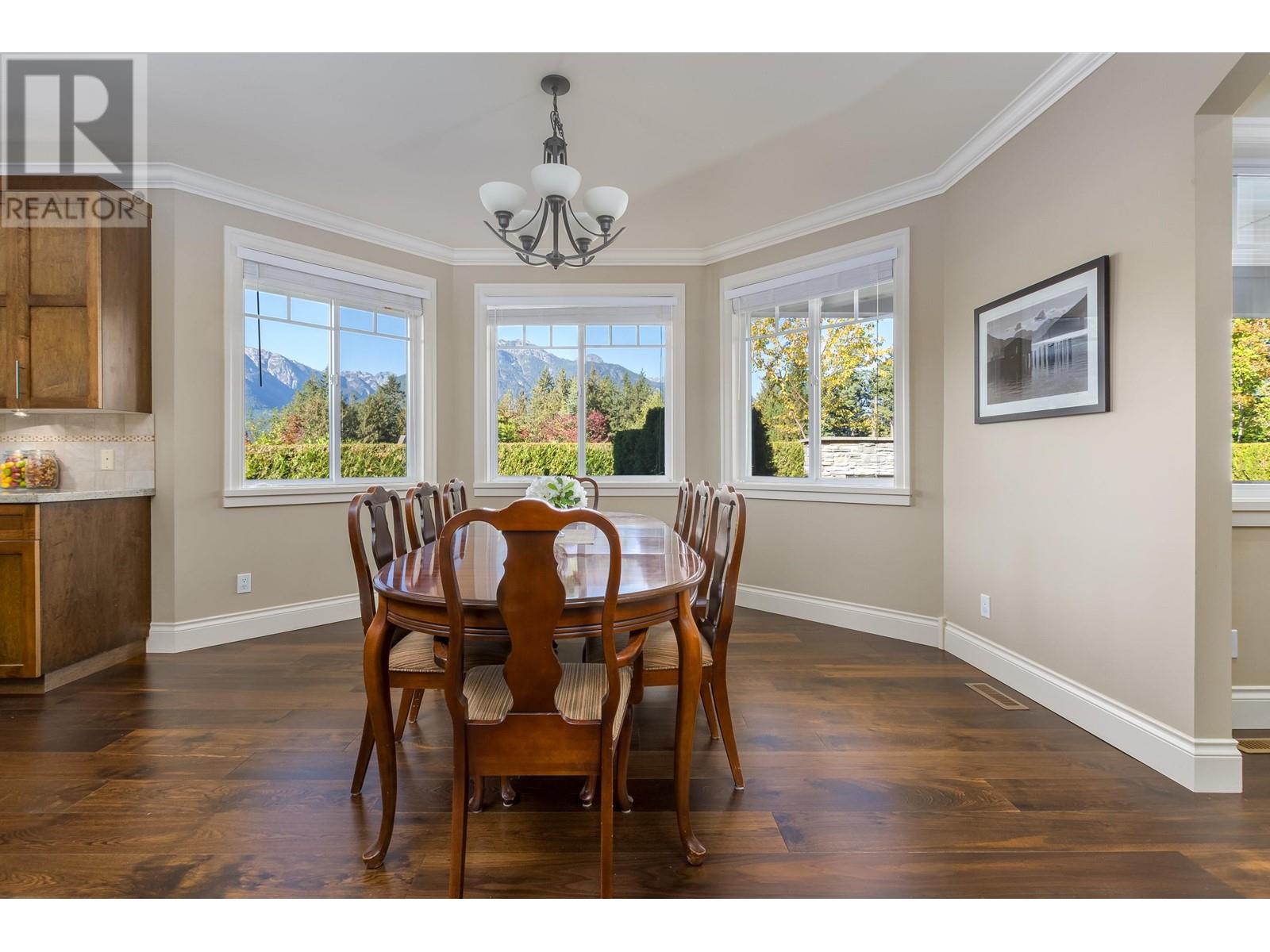 1017 Condor Place, Squamish, British Columbia  V8B 0P4 - Photo 12 - R2845217