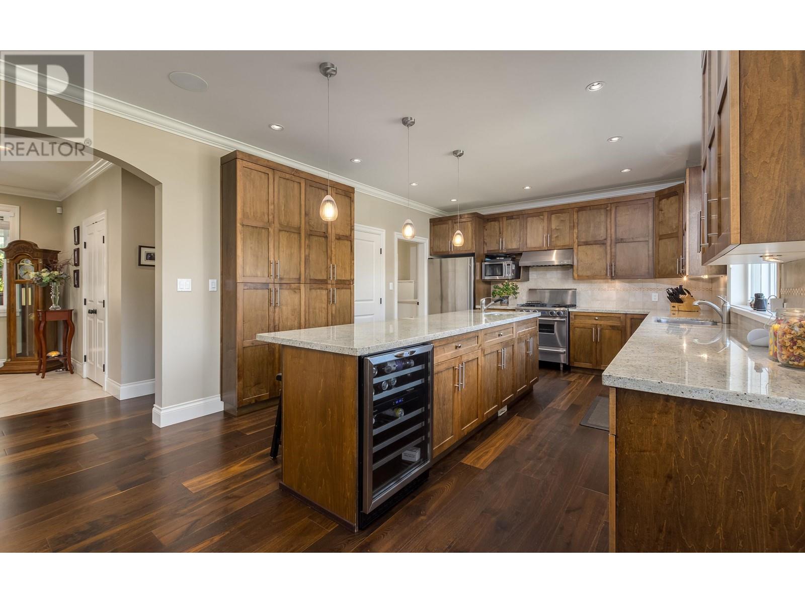 1017 Condor Place, Squamish, British Columbia  V8B 0P4 - Photo 9 - R2845217