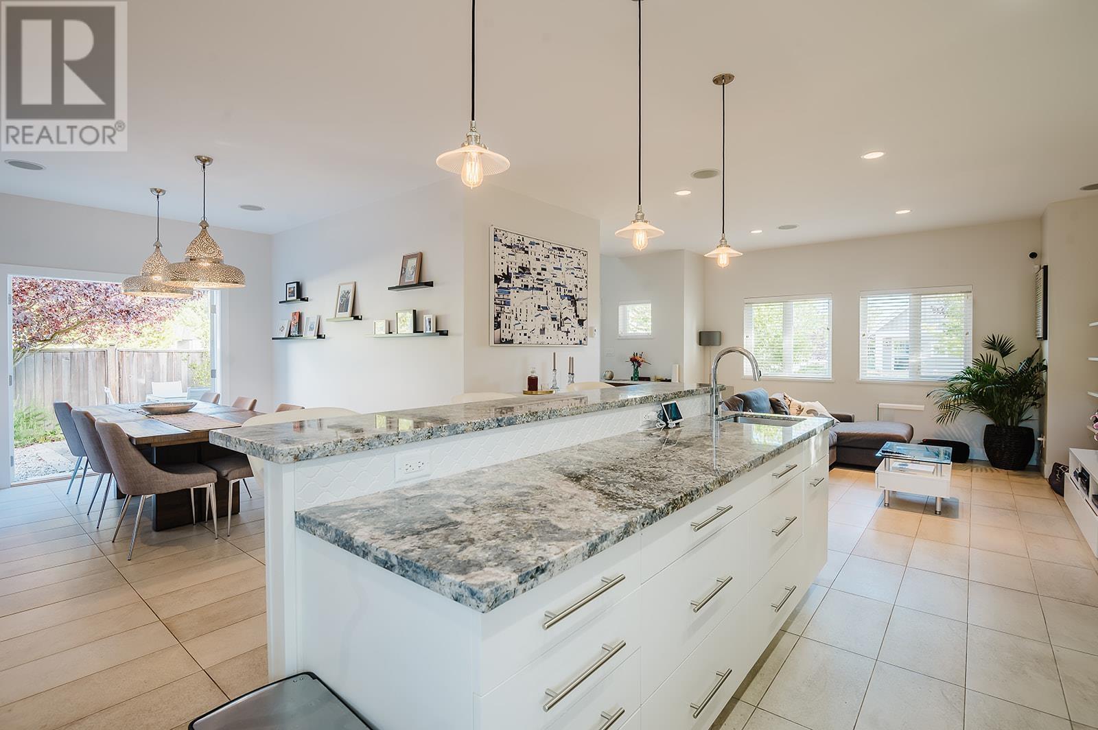 1032 Woodsworth Road, Gibsons, British Columbia  V0N 1V7 - Photo 13 - R2845440