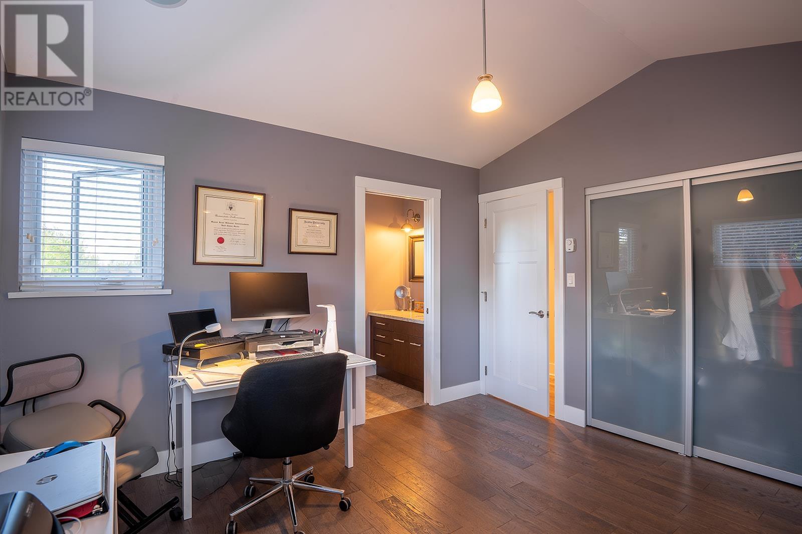 1032 Woodsworth Road, Gibsons, British Columbia  V0N 1V7 - Photo 30 - R2845440