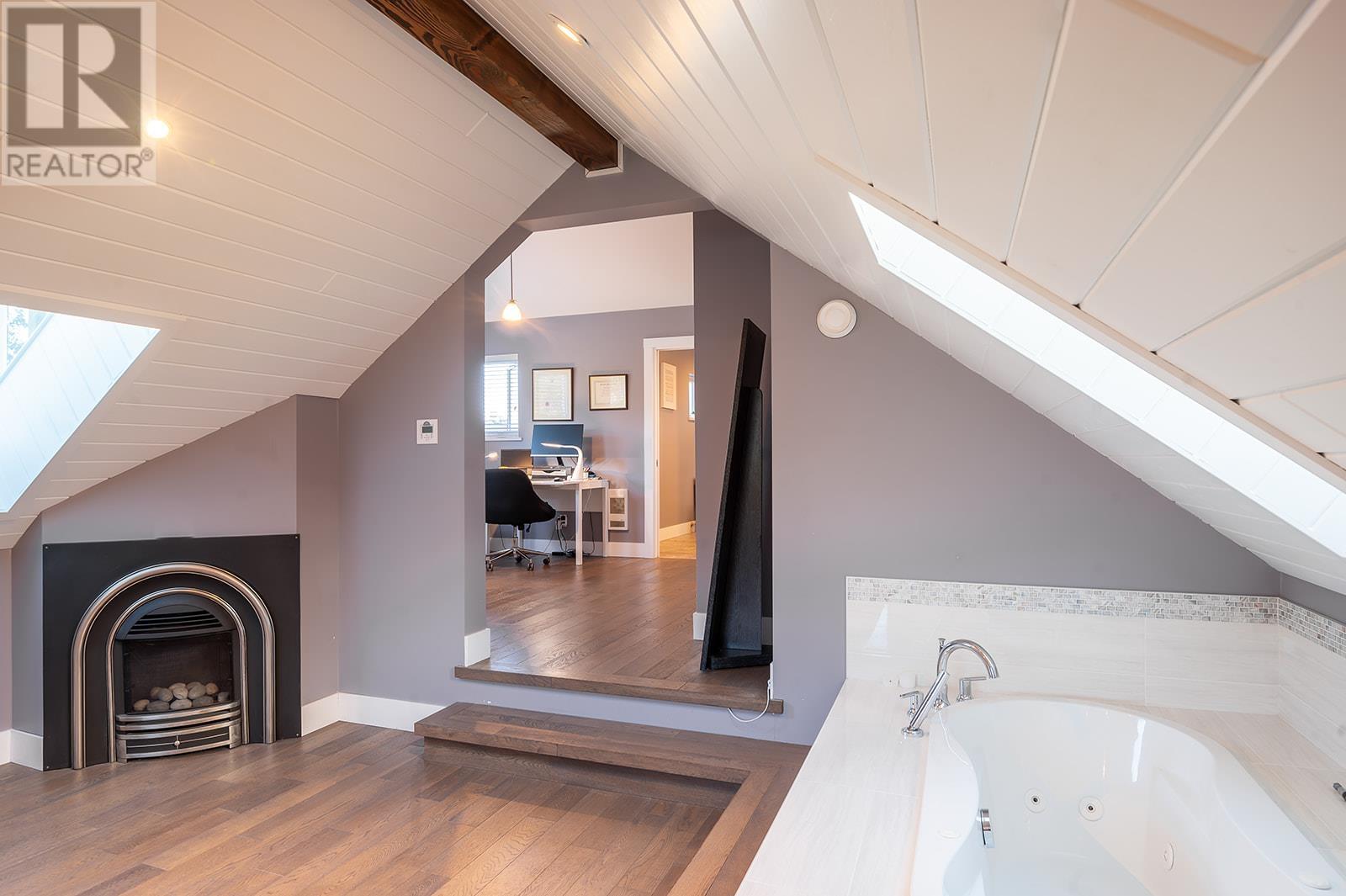1032 Woodsworth Road, Gibsons, British Columbia  V0N 1V7 - Photo 36 - R2845440