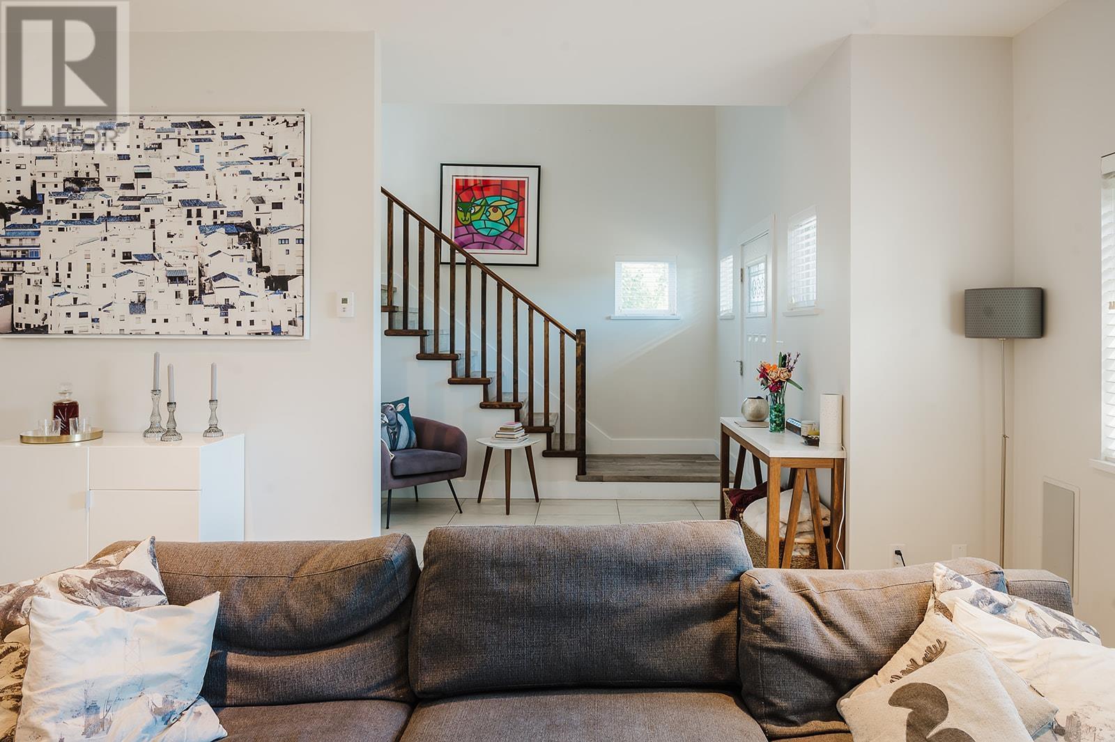 1032 Woodsworth Road, Gibsons, British Columbia  V0N 1V7 - Photo 6 - R2845440