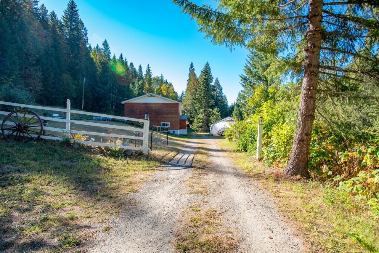 1110 Highway 22, Rossland, British Columbia  V0G 1Y0 - Photo 3 - 2474749