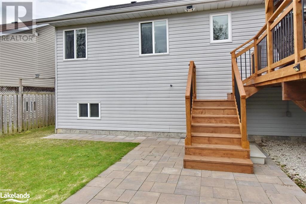 61 George Avenue, Wasaga Beach, Ontario  L9Z 2X9 - Photo 4 - 40519299
