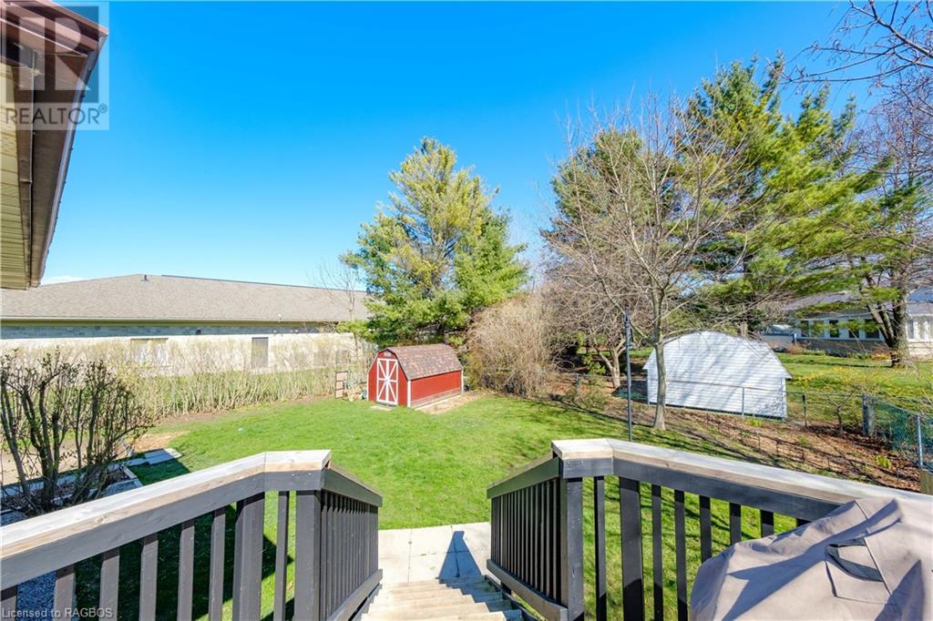 7 Penetangore Row S, Kincardine, Ontario  N2Z 2N6 - Photo 3 - 40535159