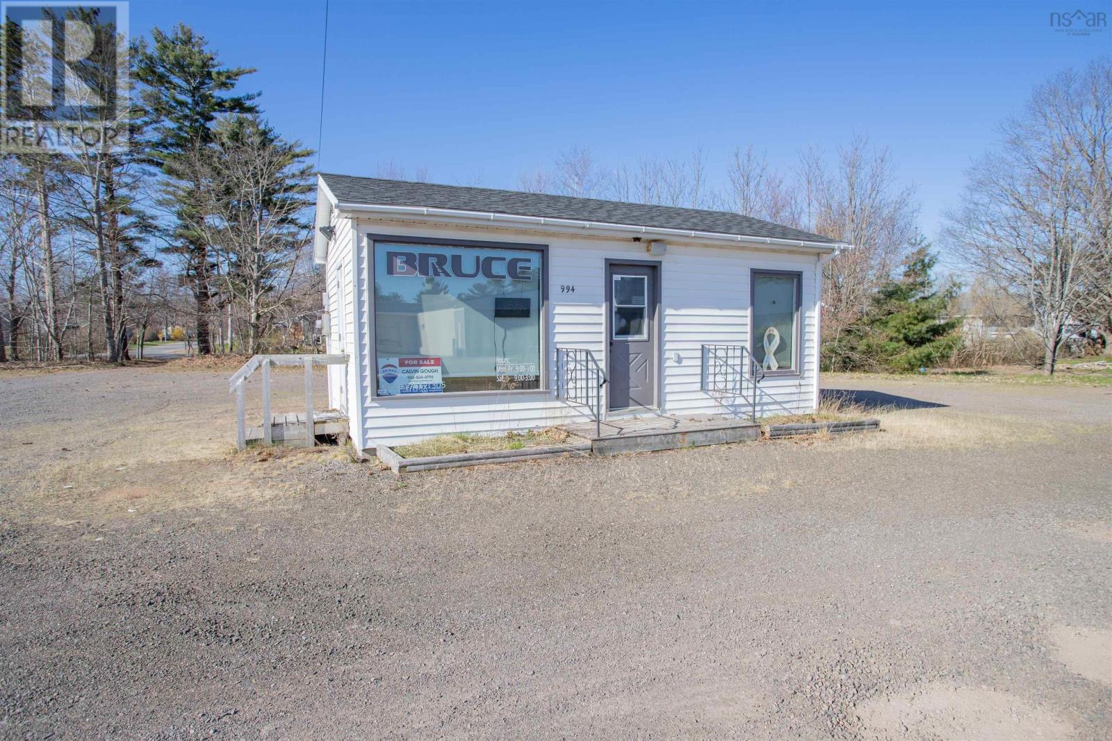 994 Central Avenue, Greenwood, Nova Scotia  B0P 1R0 - Photo 1 - 202401887