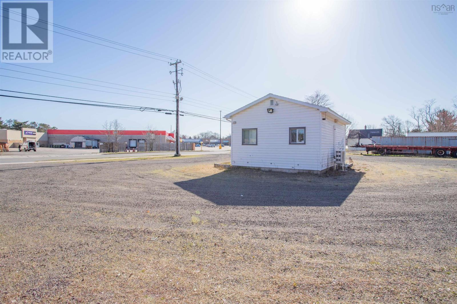 994 Central Avenue, Greenwood, Nova Scotia  B0P 1R0 - Photo 4 - 202401887