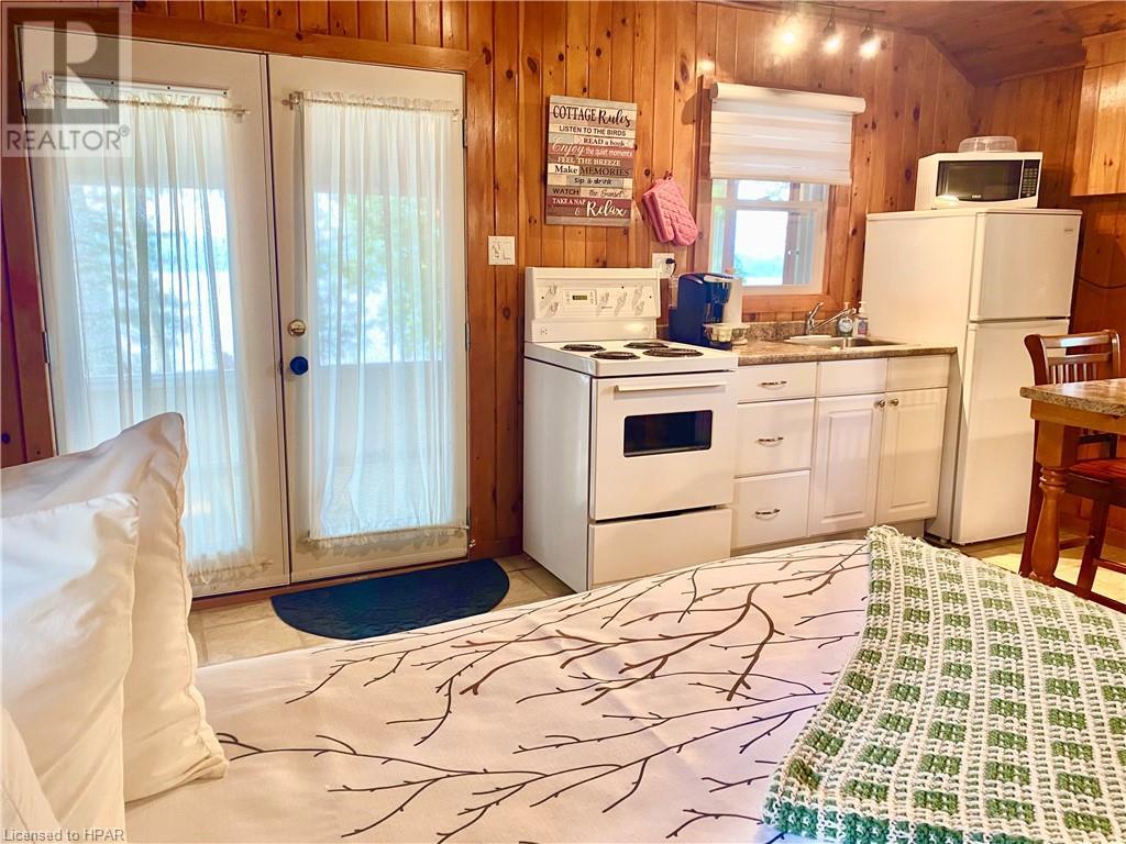 901 Mcrae Hay Lake Road Unit# 2, Whitney, Ontario  K0J 2M0 - Photo 4 - 40535271