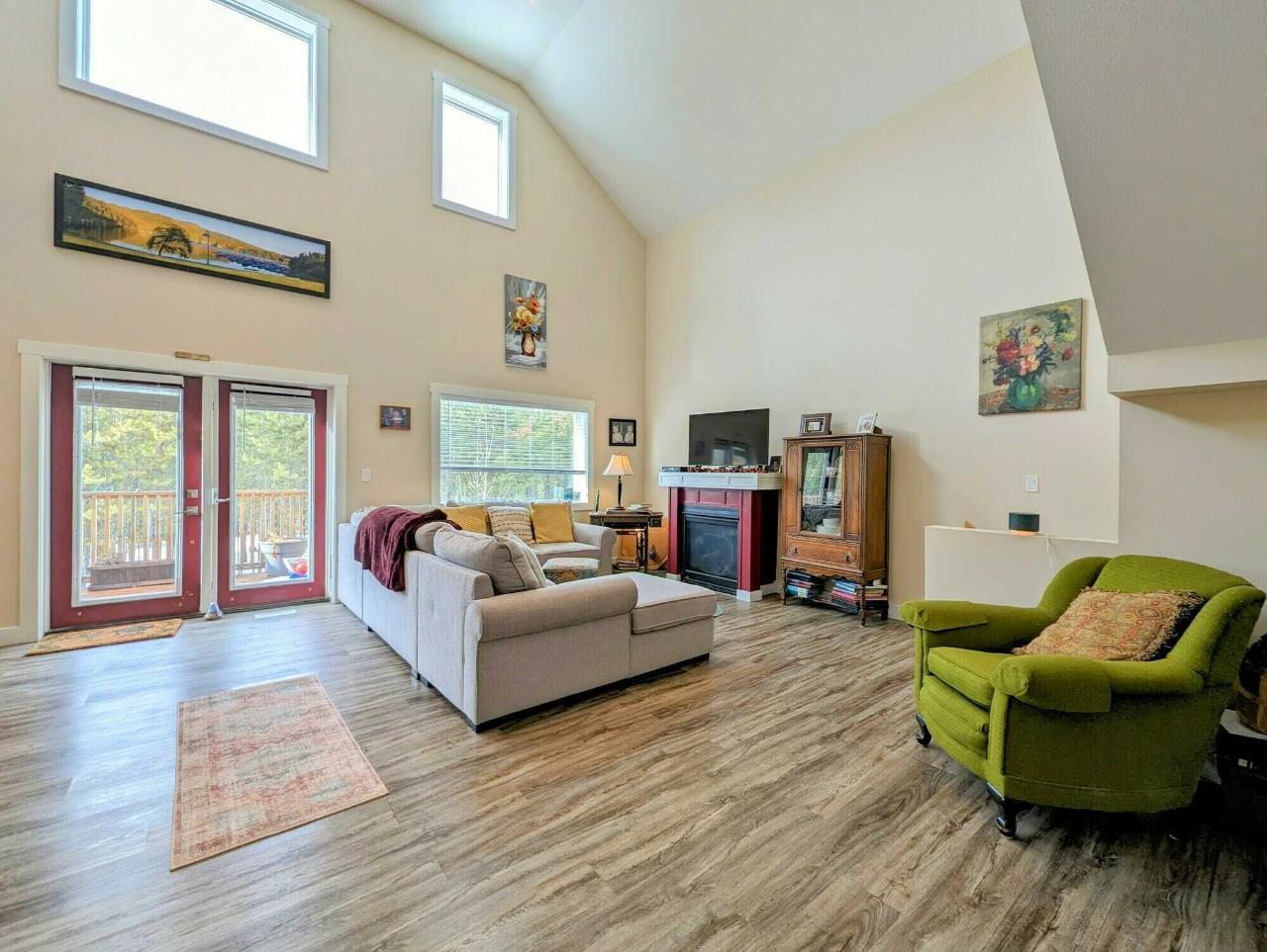 527 Forest Crowne Drive, Marysville, British Columbia  V1A 3G4 - Photo 3 - 2474756