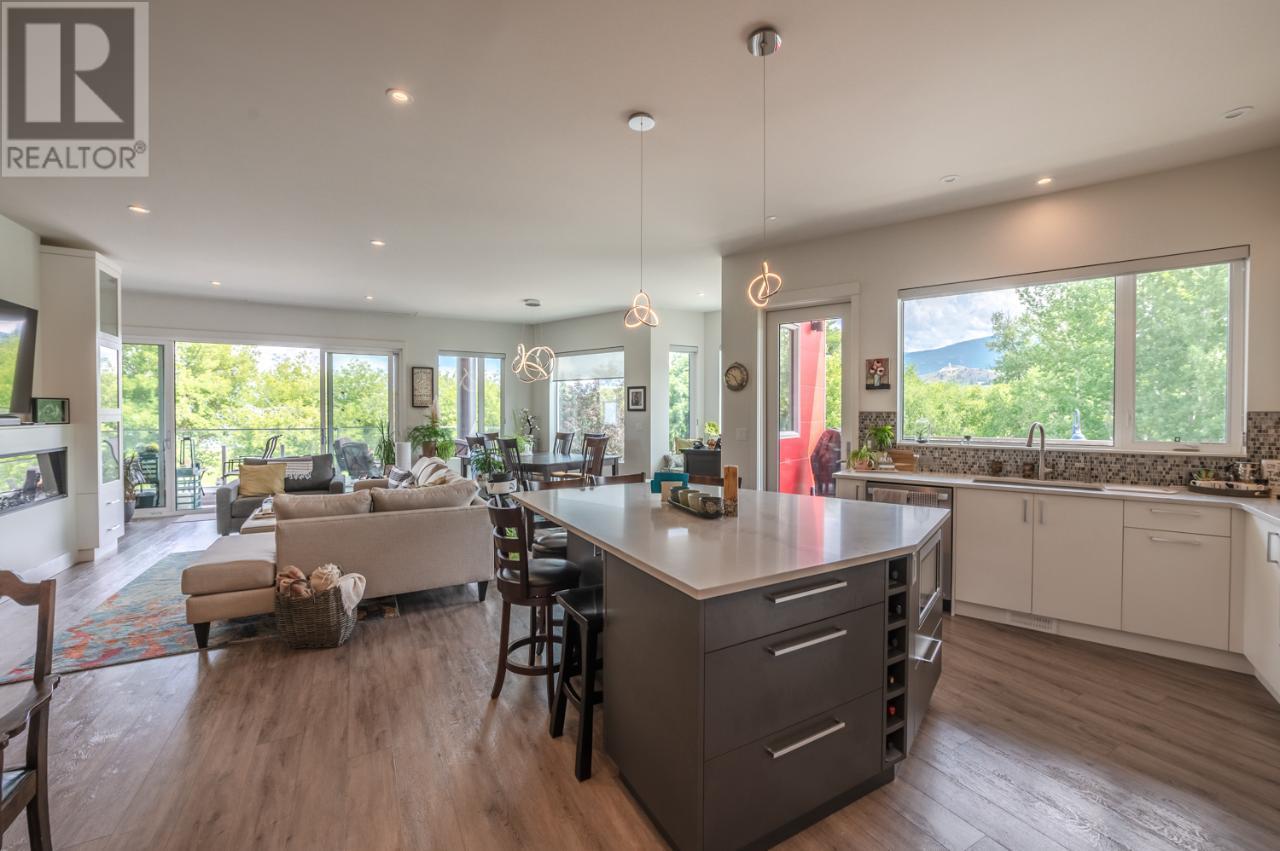 88 LAKESHORE Drive Penticton